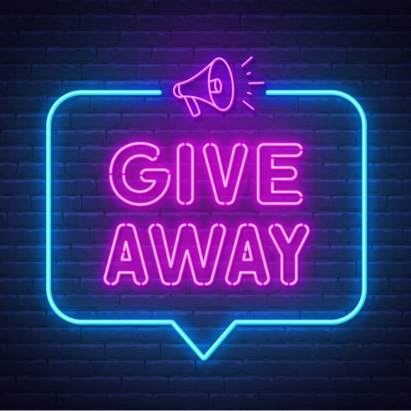 Handbags - 🥳LIVE SHOW GIVEAWAY🥳